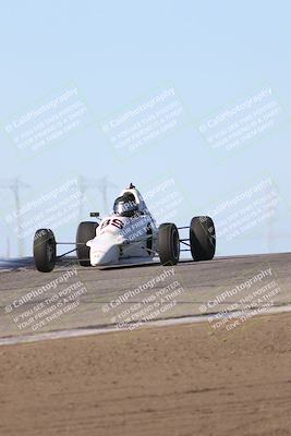 media/Oct-26-2025-CalClub SCCA (Sun) [[8ce1e69566]]/Group 6/Grapevine/